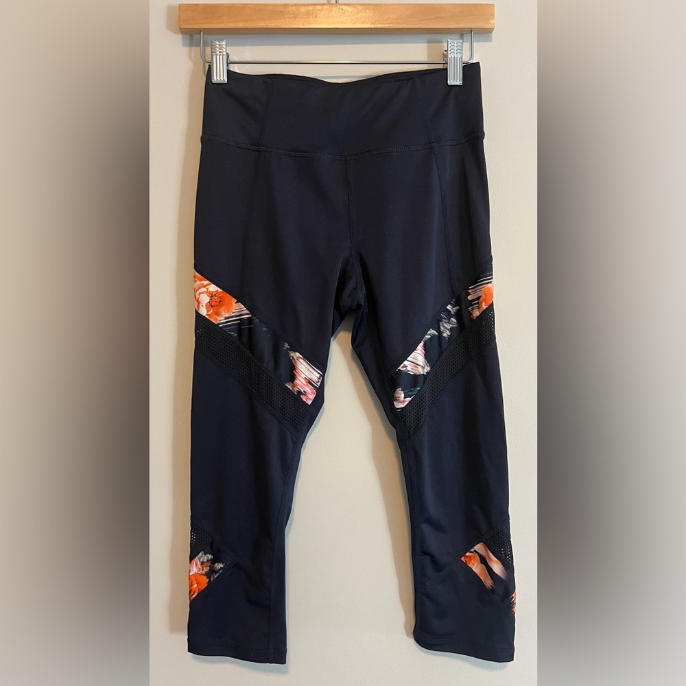 Betsey Johnson Navy Blue and Orange Patterned cropped Leggings size Small